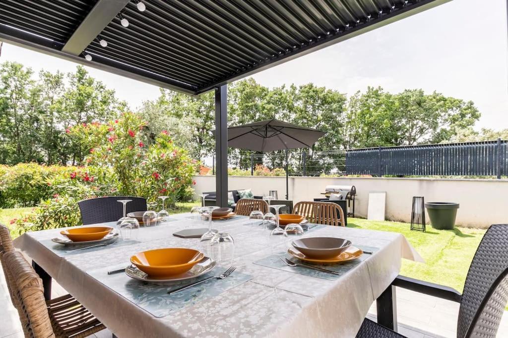 Villa Des Rives Du Tarn Avec Jacuzzi Montans エクステリア 写真