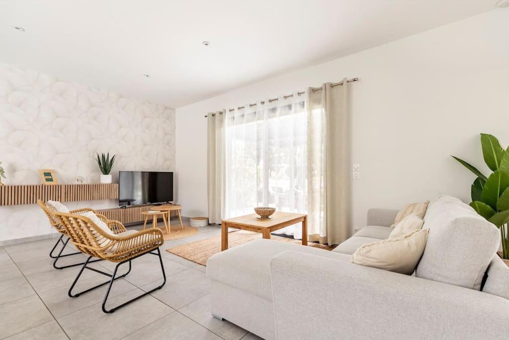 Villa Des Rives Du Tarn Avec Jacuzzi Montans エクステリア 写真